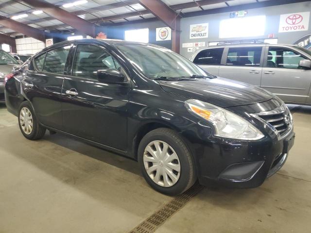 3N1CN7AP6JL803521 - 2018 NISSAN VERSA S أسود صورة 4