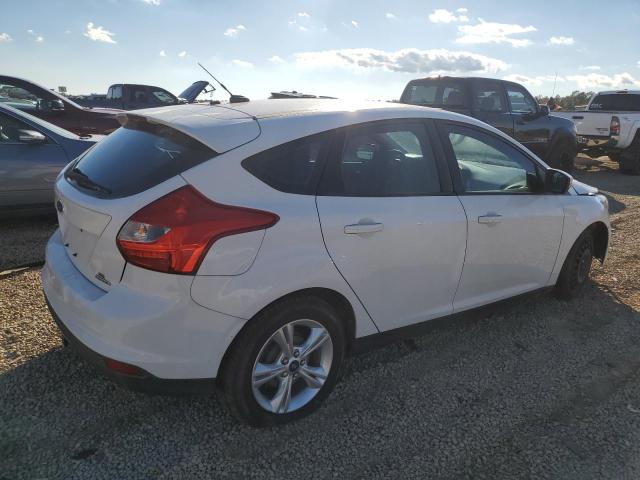 1FADP3K26DL121381 - 2013 FORD FOCUS SE WHITE photo 3