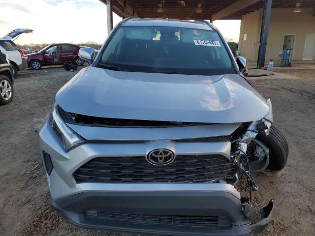 2T3W1RFV0NW201155 - 2022 TOYOTA RAV4 XLE SILVER photo 5