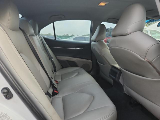 4T1B11HK0JU116483 - 2018 TOYOTA CAMRY L 白色 照片 10