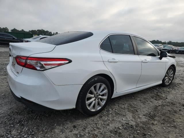 4T1B11HK0JU116483 - 2018 TOYOTA CAMRY L 白色 照片 3