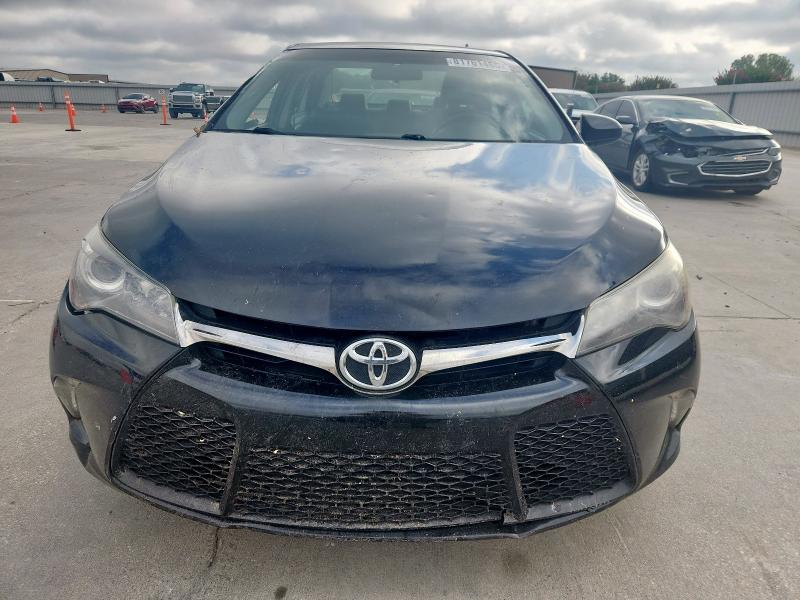 4T1BF1FK5HU387618 - 2017 TOYOTA CAMRY LE Schwarz Foto 5