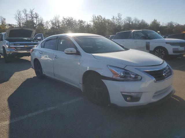 1N4AL3APXEN335985 - 2014 NISSAN ALTIMA 2.5 WHITE photo 4