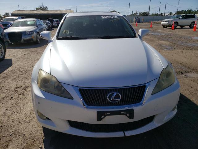 JTHBF5C29A5111599 - 2010 LEXUS IS 250 WHITE photo 5