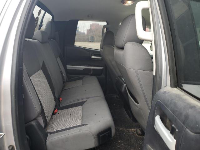 5TFUW5F11EX384236 - 2014 TOYOTA TUNDRA DOUBLE CAB SR/SR5 GRAY photo 10