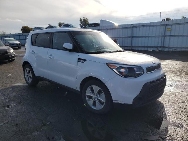 KNDJN2A28G7243669 - 2016 KIA SOUL WHITE photo 4