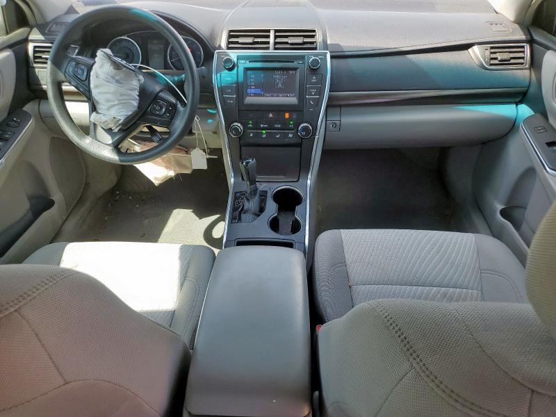 4T1BF1FK8GU165878 - 2016 TOYOTA CAMRY LE 银色 照片 8