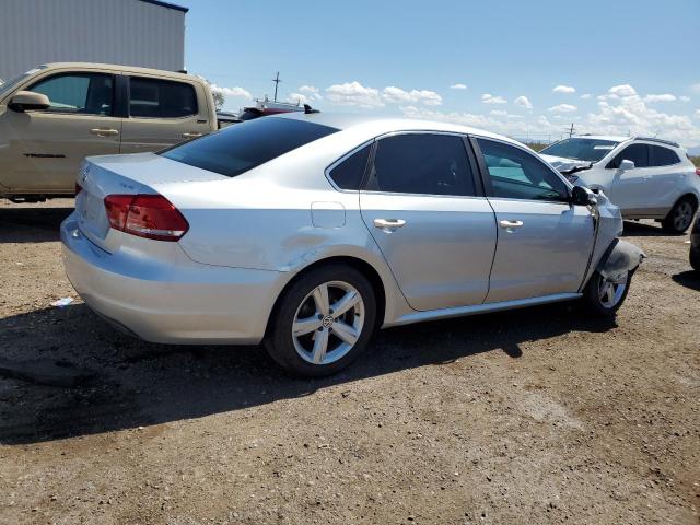 1VWBT7A33FC026646 - 2015 VOLKSWAGEN PASSAT SE SILVER photo 3