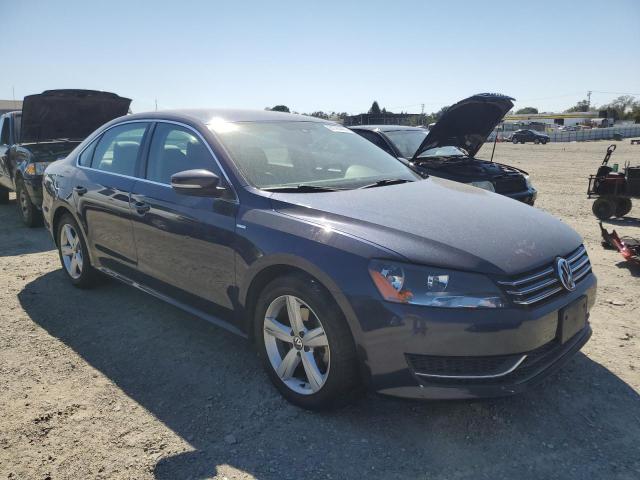 1VWAT7A39EC036818 - 2014 VOLKSWAGEN PASSAT S 蓝色 照片 4