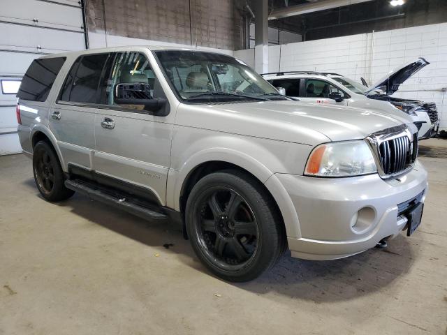 5LMFU28R03LJ22494 - 2003 LINCOLN NAVIGATOR SILVER photo 4