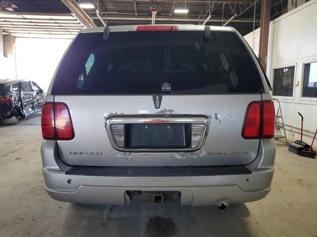 5LMFU28R03LJ22494 - 2003 LINCOLN NAVIGATOR SILVER photo 6
