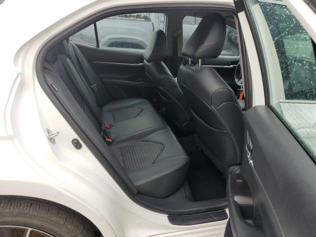 4T1G11AK8MU538702 - 2021 TOYOTA CAMRY SE WHITE photo 10