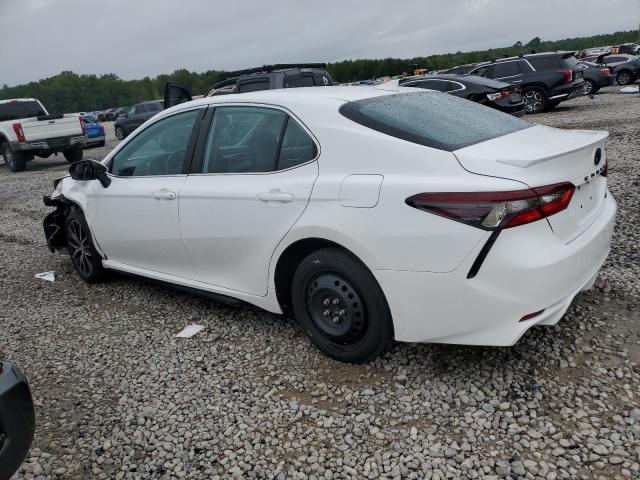4T1G11AK8MU538702 - 2021 TOYOTA CAMRY SE WHITE photo 2