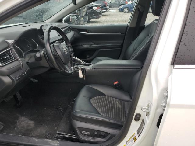 4T1G11AK8MU538702 - 2021 TOYOTA CAMRY SE WHITE photo 7