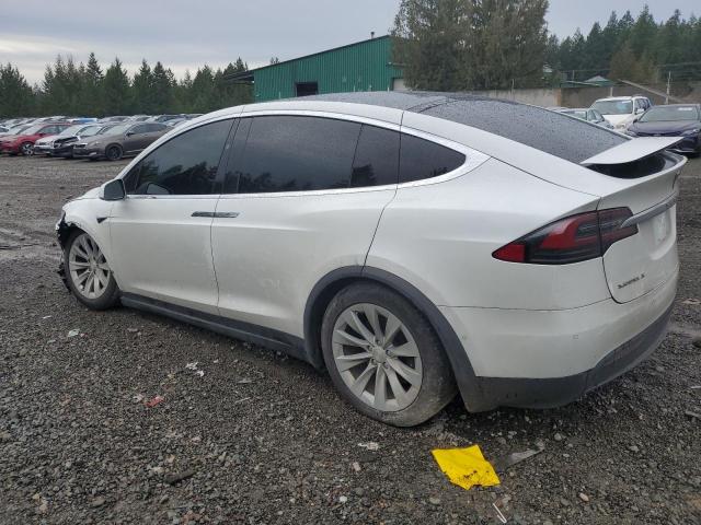 5YJXCDE2XJF088906 - 2018 TESLA MODEL X WHITE photo 2