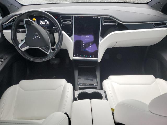 5YJXCDE2XJF088906 - 2018 TESLA MODEL X WHITE photo 8