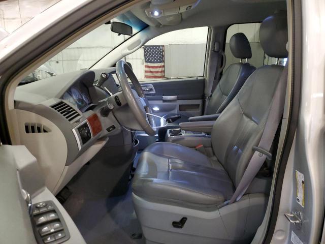 2A8HR54P68R658171 - 2008 CHRYSLER TOWN & COU TOURING SILVER photo 7