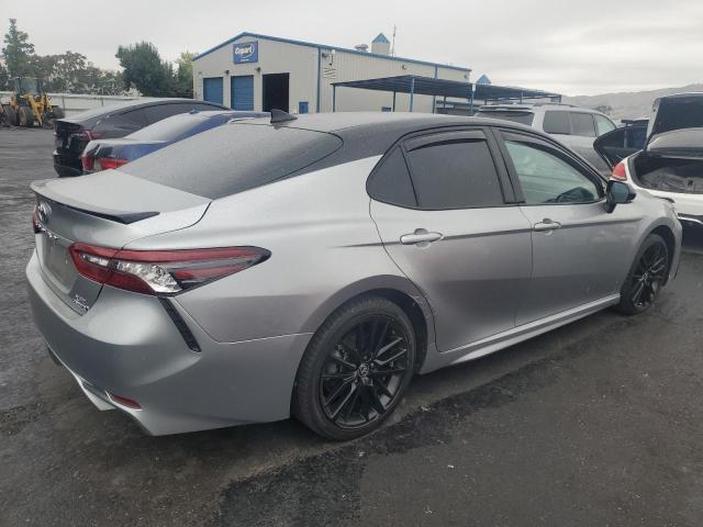 4T1K31AK5NU036669 - 2022 TOYOTA CAMRY XSE 银色 照片 3