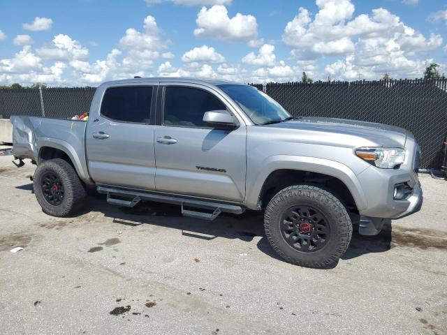 5TFCZ5AN3MX272906 - 2021 TOYOTA TACOMA DOUBLE CAB ვერცხლისფერი ფოტო 4