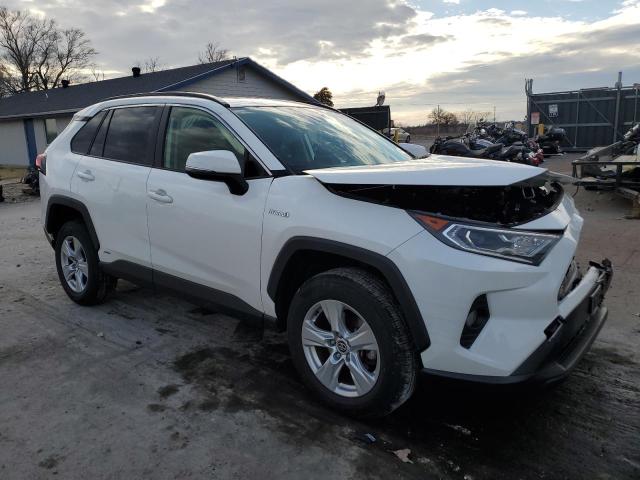 JTMR6RFV3MD014521 - 2021 TOYOTA RAV4 XLE WHITE photo 4