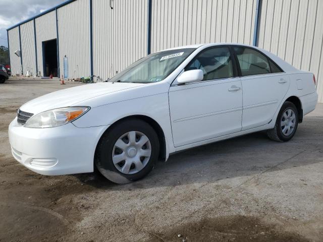 4T1BE30K42U082934 - 2002 TOYOTA CAMRY LE WHITE photo 1