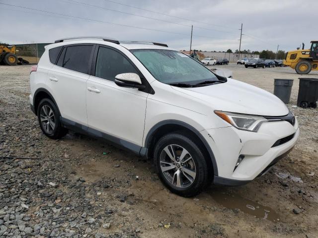 2T3WFREV1HW377753 - 2017 TOYOTA RAV4 XLE WHITE photo 4