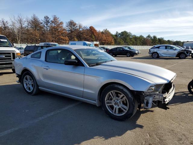 1ZVBP8AM3D5265313 - 2013 FORD MUSTANG SILVER photo 4