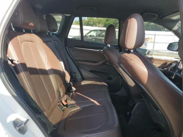 WBXHT3C39GP880282 - 2016 BMW X1 XDRIVE28I WHITE photo 11