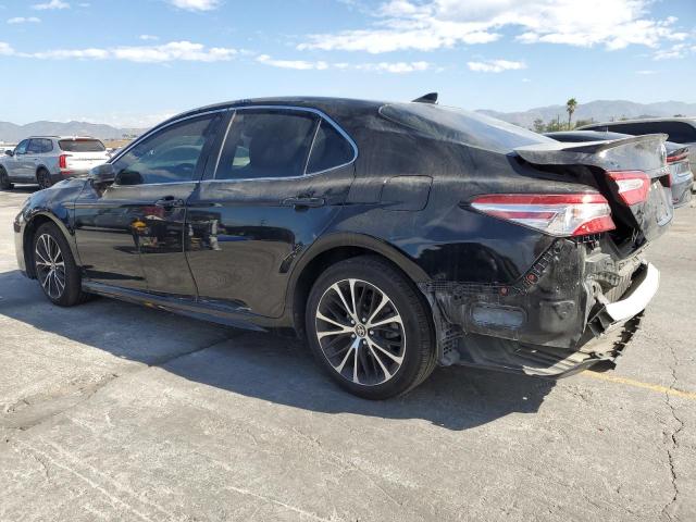 4T1G11AK3LU966398 - 2020 TOYOTA CAMRY SE BLACK photo 2