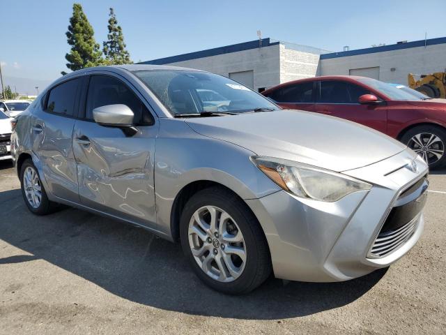 3MYDLBZV3GY121903 - 2016 TOYOTA SCION IA SILVER photo 4
