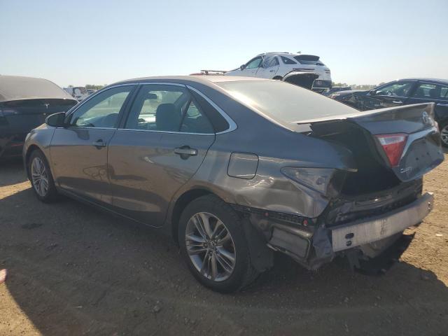 4T1BF1FKXFU957058 - 2015 TOYOTA CAMRY LE GRAY photo 2