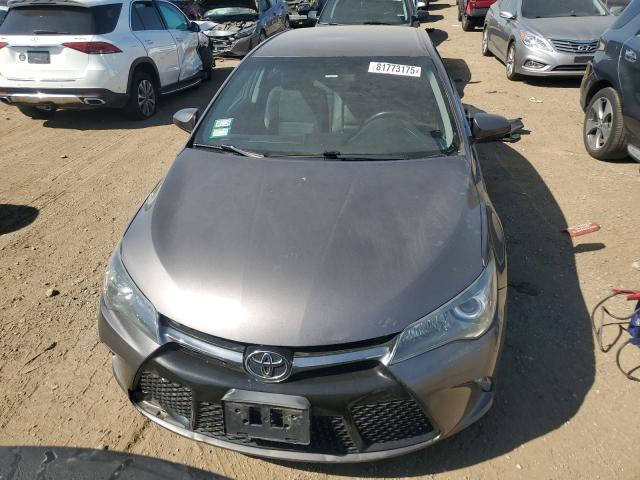 4T1BF1FKXFU957058 - 2015 TOYOTA CAMRY LE GRAY photo 5