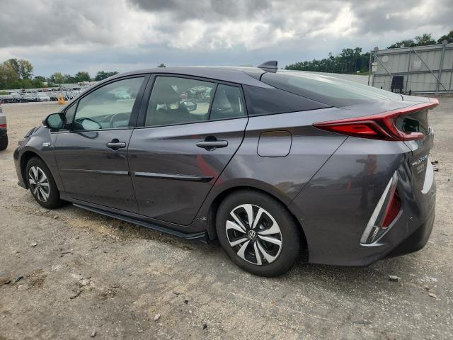 JTDKARFP9J3074922 - 2018 TOYOTA PRIUS PRIM GRAY photo 2