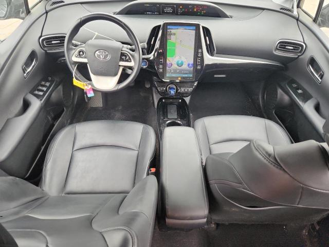 JTDKARFP9J3074922 - 2018 TOYOTA PRIUS PRIM GRAY photo 8