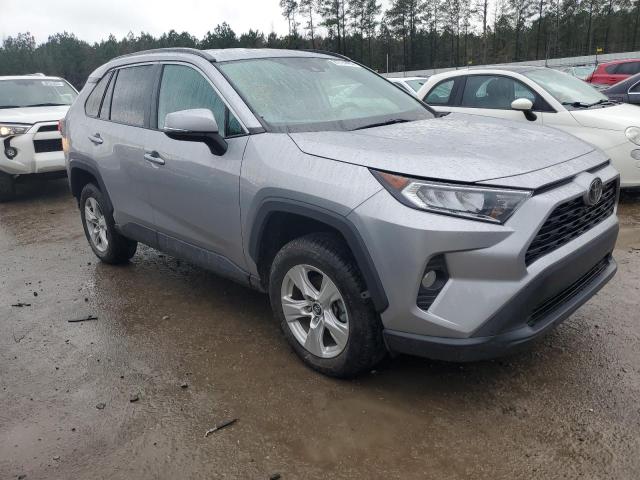 2T3W1RFV7MC087624 - 2021 TOYOTA RAV4 XLE GRAY photo 4