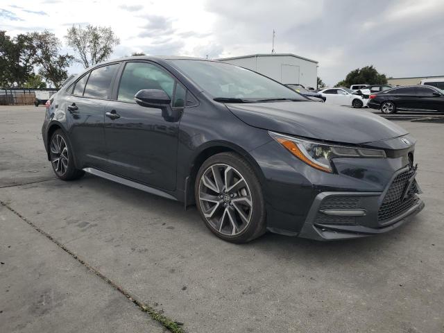 JTDS4MCE6NJ098769 - 2022 TOYOTA COROLLA SE Темно-сірий фото 4