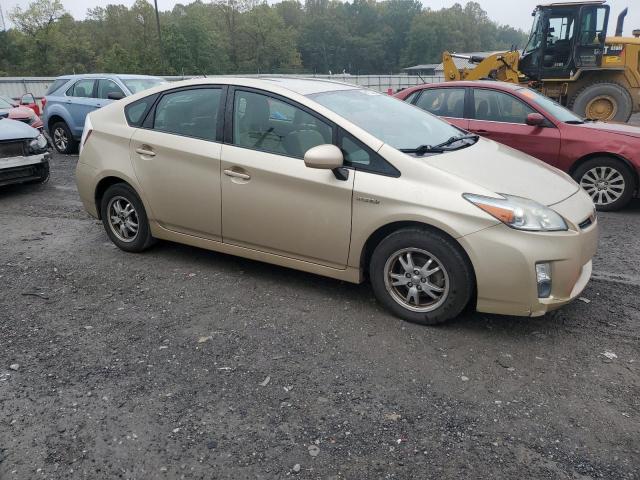 JTDKN3DU2A1241823 - 2010 TOYOTA PRIUS ოქროსფერი ფოტო 4