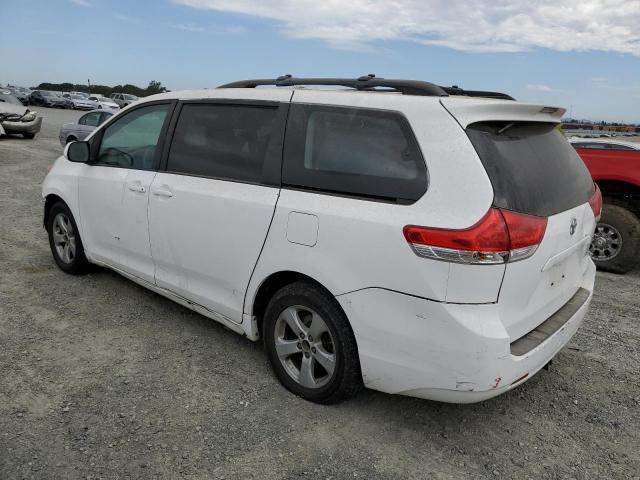5TDKK3DC9CS225253 - 2012 TOYOTA SIENNA LE WHITE photo 2