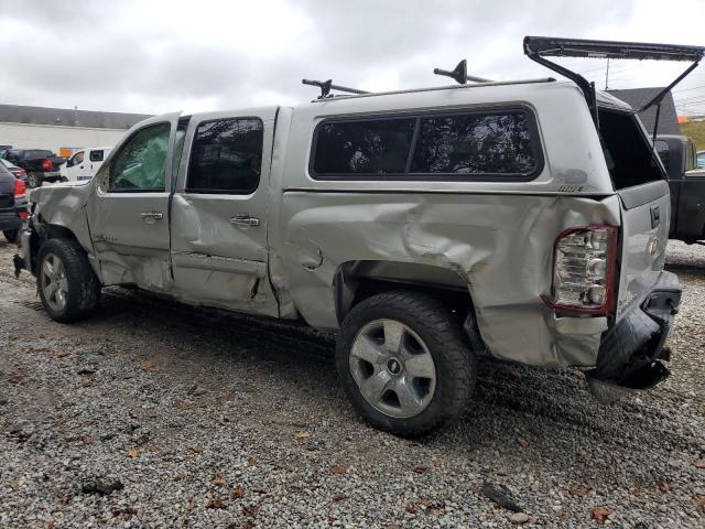 3GCPCSE06BG223927 - 2011 CHEVROLET SILVERADO C1500 LT SILVER photo 2