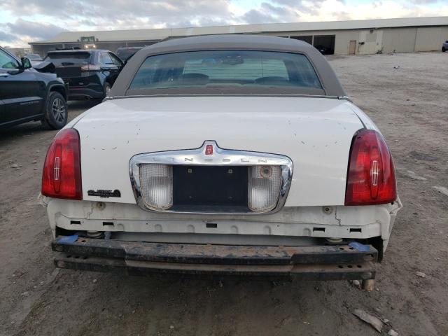 1LNHM81W01Y680425 - 2001 LINCOLN TOWN CAR EXECUTIVE Weiß Foto 6
