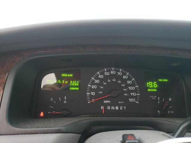 1LNHM81W01Y680425 - 2001 LINCOLN TOWN CAR EXECUTIVE Weiß Foto 9