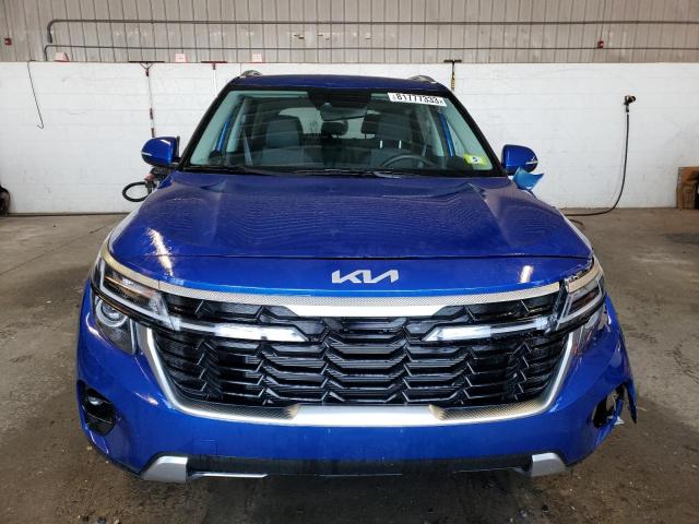 KNDEUCAAXR7472231 - 2024 KIA SELTOS S BLUE photo 5