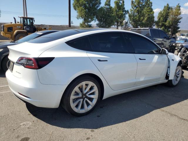 5YJ3E1EB8NF243370 - 2022 TESLA MODEL 3 WHITE photo 3