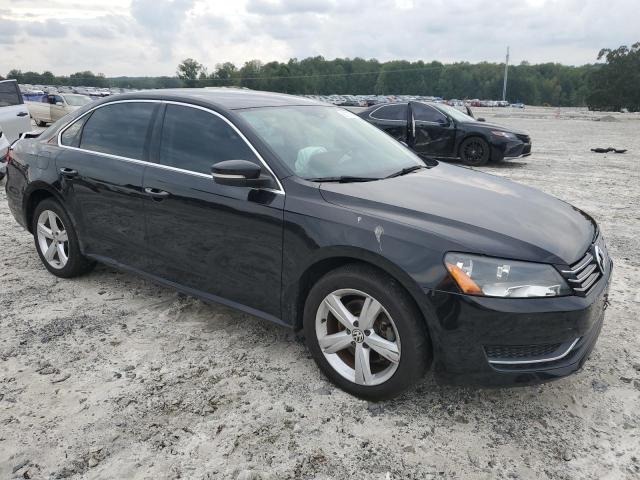 1VWBS7A3XFC056388 - 2015 VOLKSWAGEN PASSAT SE BLACK photo 4