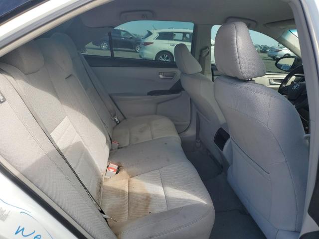 4T1BF1FK8HU691137 - 2017 TOYOTA CAMRY LE თეთრი ფოტო 10
