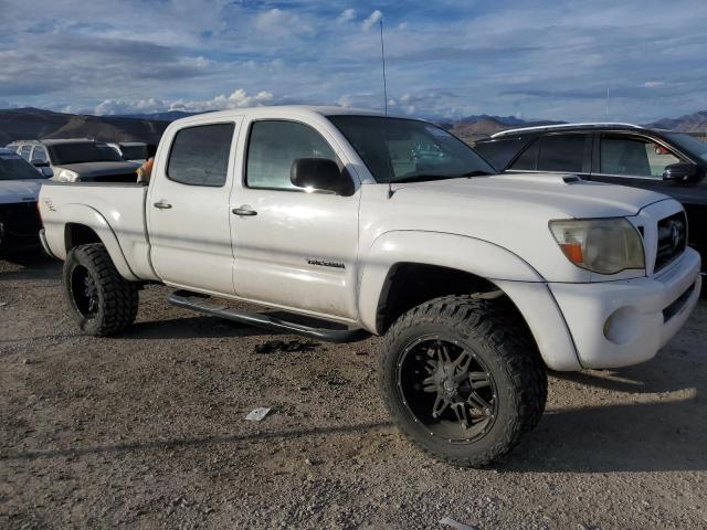 5TEKU72N45Z087374 - 2005 TOYOTA TACOMA DOUBLE CAB PRERUNNER LONG BED WHITE photo 4