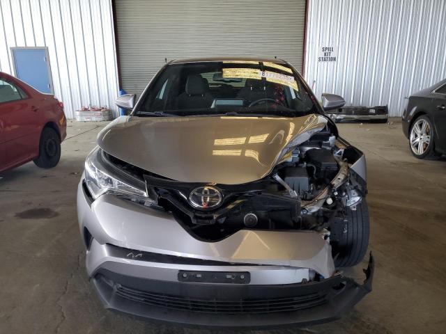 JTNKHMBX2K1046179 - 2019 TOYOTA C-HR XLE Серебристый фото 5