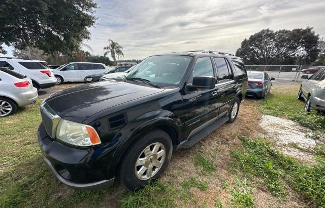 5LMFU28R24LJ10638 - 2004 LINCOLN NAVIGATOR შავი ფოტო 2