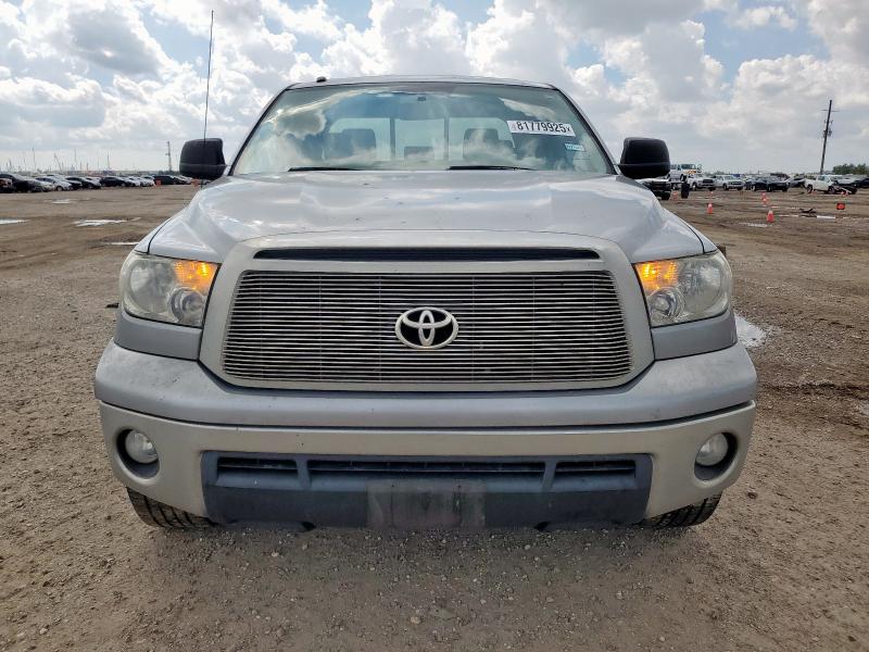 5TFRM5F11CX048403 - 2012 TOYOTA TUNDRA DOUBLE CAB SR5 SILVER photo 5