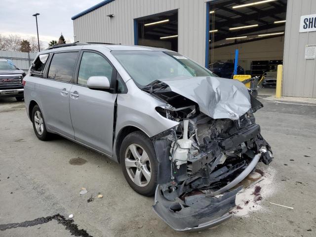 5TDKZ3DC6HS875600 - 2017 TOYOTA SIENNA LE GRAY photo 4